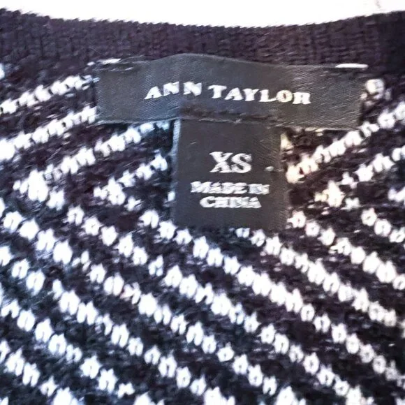 Ann Taylor Chevron Fit & Flare Knit Sweater Dress Short Black White Extra Small - Picture 4 of 10